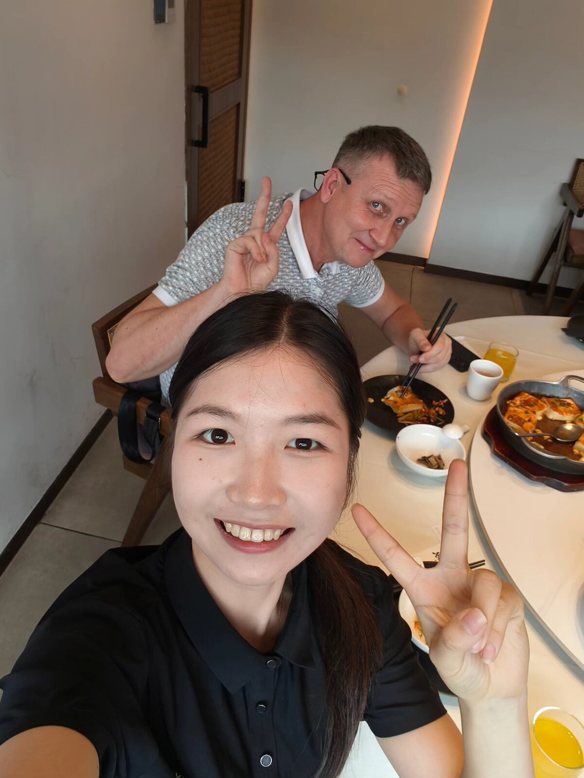 Команда WLTT на встрече с партнёрами в Гуанчжоу