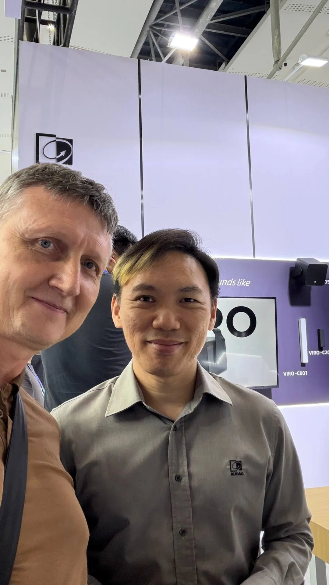 Встреча с Mr. MengWai, Sales & Marketing Manager APAC компании AUDAC, на стенде AUDAC